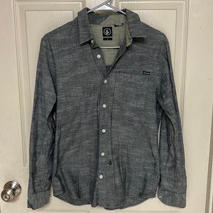 Mens volcom Gray button down. Small.